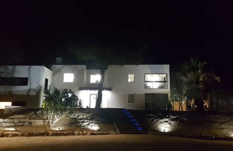 Kloe's facilities by night