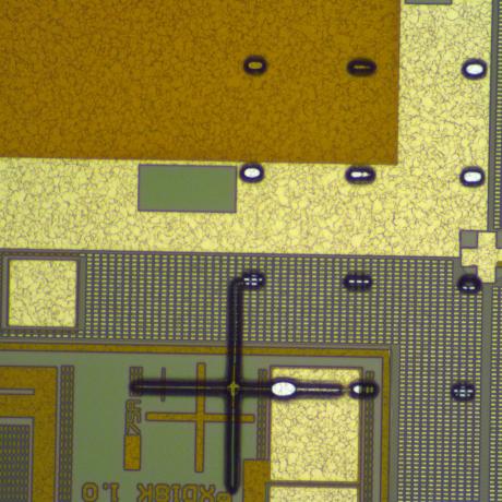 Alignement microélectronique réalisé avec un aligneur de masque UV-KUB 3